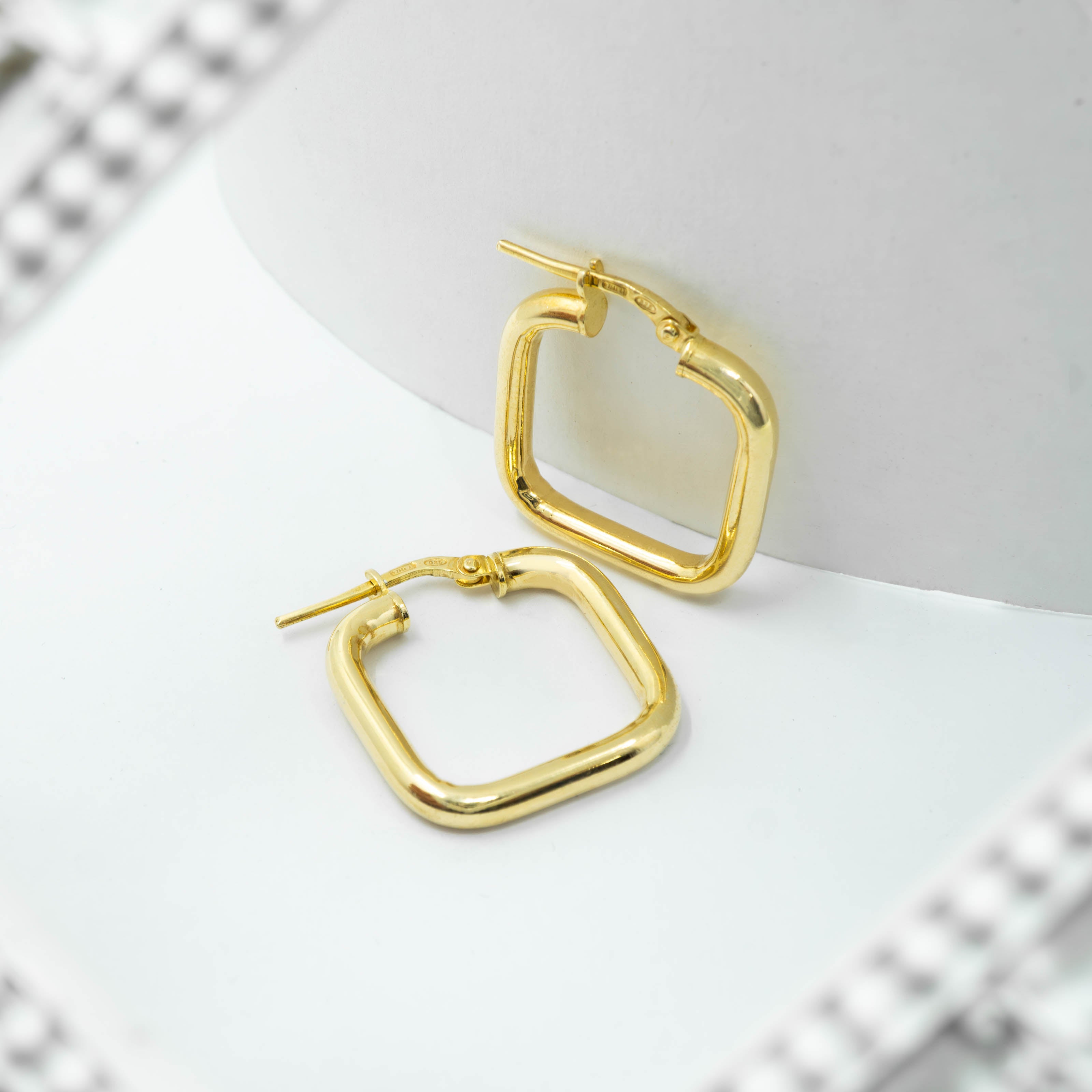 Minimal Hoop Naušnice